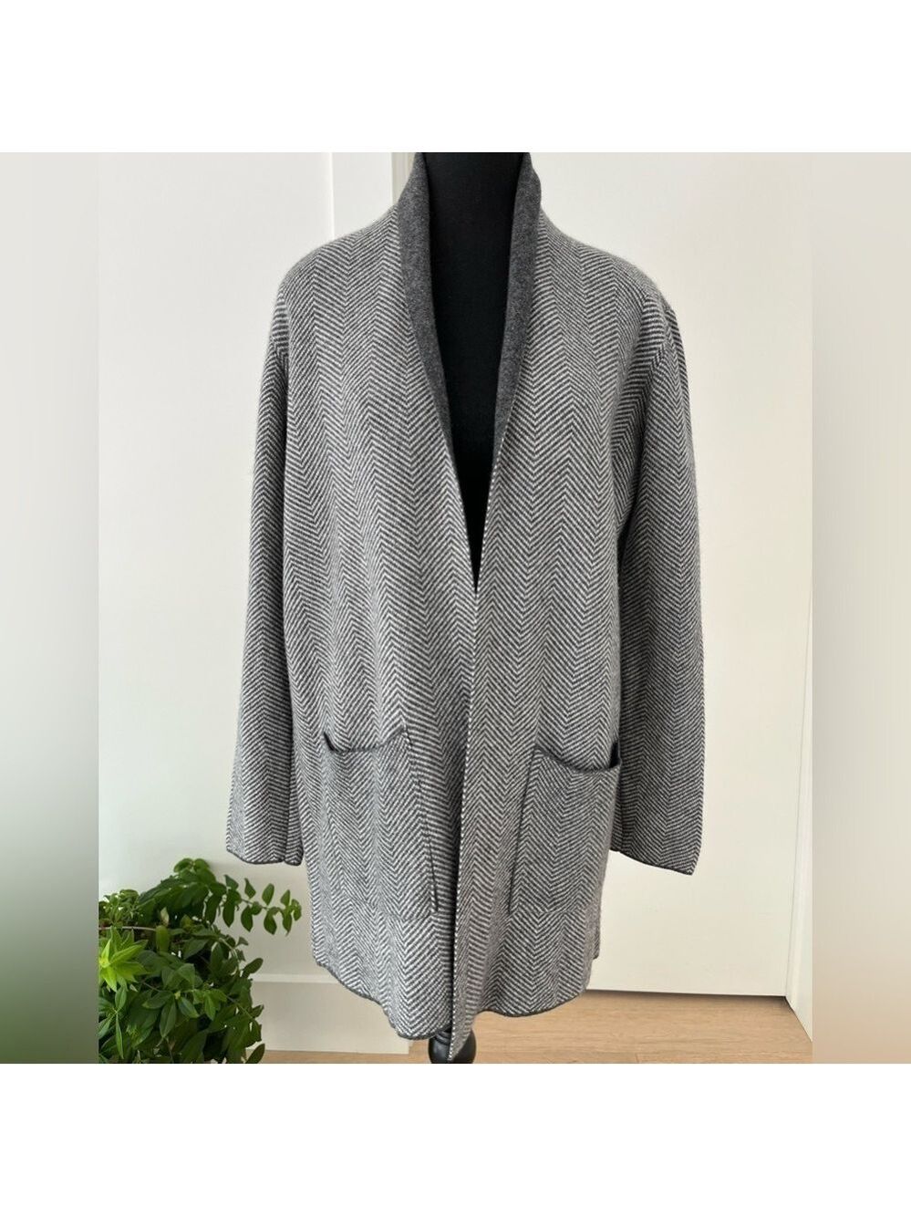 BENEDETTA B Open Front Long Cardigan Herringbone Pattern Wool Blend Neutral Cozy